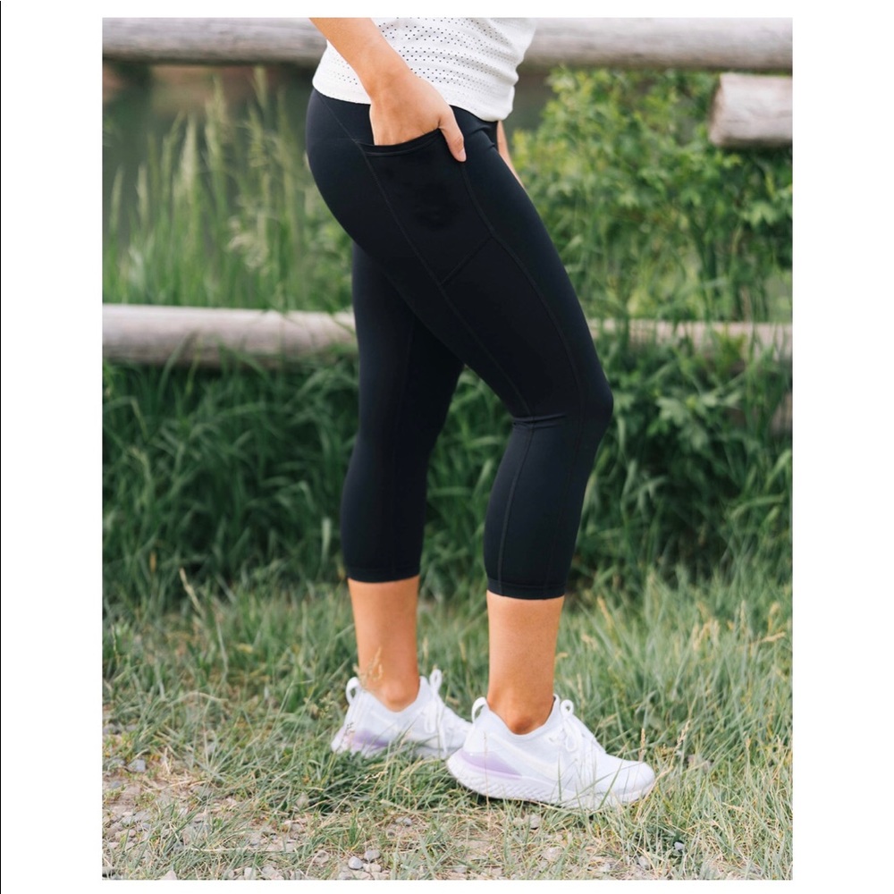 NWT ZYIA Black Pocket Brlliant Hi Rise Capri
